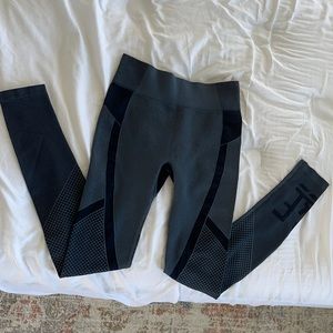 Abercrombie & Fitch Seemless Block Leggings